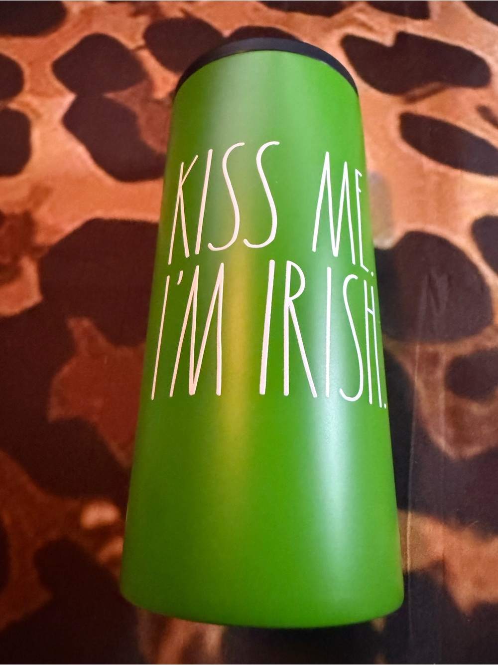 Green "Kiss Me I'm Irish" Slim Can Cooler